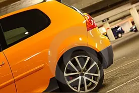 汽车停车启动时方向打到接近极值时车身有跳动是什么原因？图片