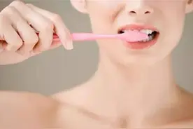 月子里刷牙有讲究！快自测一下你刷对没？图片