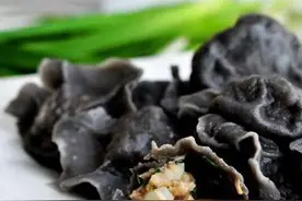 黑 真黑！这些人做出了黑饺子  吃还是不吃图片