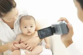 给宝宝照相别再用闪光灯了，强光会造成不堪的后果图片