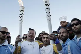 里约奥运会－－圣火抵达希腊首都雅典图片