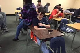 学习一下新技能，iPhone充电头还能这样用图片