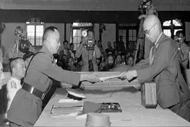 两个贵州人因日本投降仪式的不同人生：一个是英雄，一个却成汉奸图片