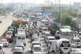 为什么豪车从来不会遇到堵车？看看就知道了！图片