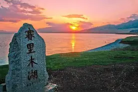 乌鲁木齐市民5月19日起可坐观光巴士到伊犁fa!划算！图片