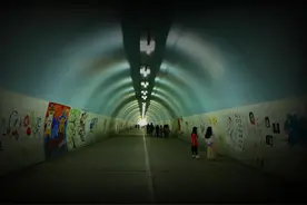 涂鸦背后的青春记忆，芙蓉隧道文艺寻踪图片