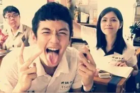 整蛊朋友最酷招式，贱贱的但是很温暖图片