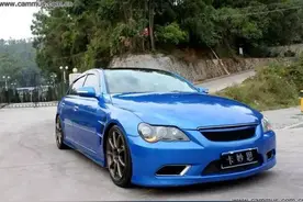 亮骚改装汽车，日系丰田锐志欧巴改装卡妙思节气门控制器图片