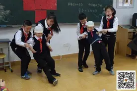 玩七巧板学救护 双证教师每周进课堂教实践图片