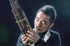 吴彤摇滚与笙都不可或缺图片