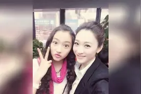 跟李小冉同类型的江疏影等女星，年轻时不显嫩但上了年纪也不显老视频封面