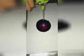 喷绘用的墨水还能这样玩，有没有昙花一现的感觉