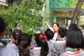山东省实验小学启动“争做校园绿色小使者”活动图片