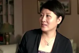 凯丽送黄海波妈妈君子兰，想讨好他妈妈！视频封面
