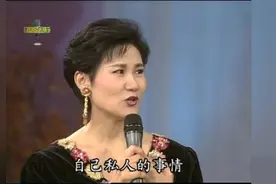 《星星知我心》女主角吴静娴与费玉清谈感情问题，两人自比两本书