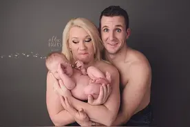 新生婴儿摄影趣事多 而他居然喷尿了图片