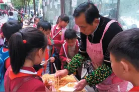 怀化：学生“偏爱”快餐式早餐， 这样好么？图片