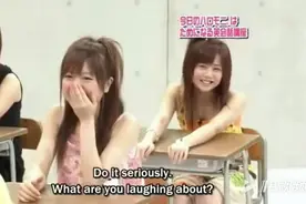 日本全日制女子学校迎来了一位老外英语老师，学生妹都乐坏了视频封面