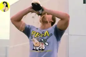 老外作死实验：同时吞下可乐和曼妥思，腹部变得比猪八戒的还大