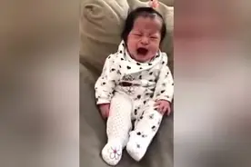 6个月大的女宝宝，因为没人抱生气大哭，泣不成声好委屈视频封面