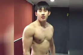 泰国肌肉帅哥，萌萌的帅帅的肉嘟嘟的，好喜欢啊视频封面