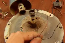 小伙告诉你吊扇不转，都坏在这个部位！视频封面