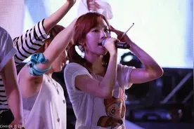 EXO和少女时代同台 金泰妍和边伯贤再次同框了视频封面