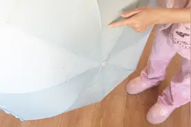 家政阿姨教我一招，清洁雨伞污渍印痕的方法，超实用