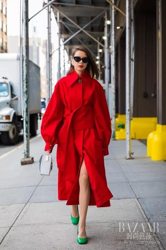 要冬季也有A4腰呢？那您须要看看宋茜刘涛是怎么样选斗篷的！