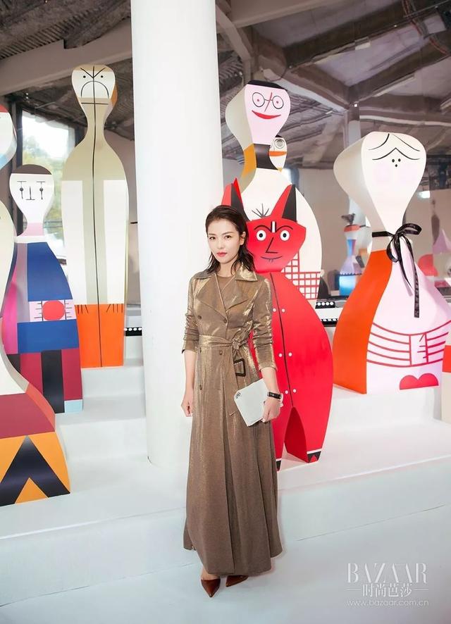 要冬季也有A4腰呀？那您须要看看宋茜刘涛是怎么样选斗篷的！