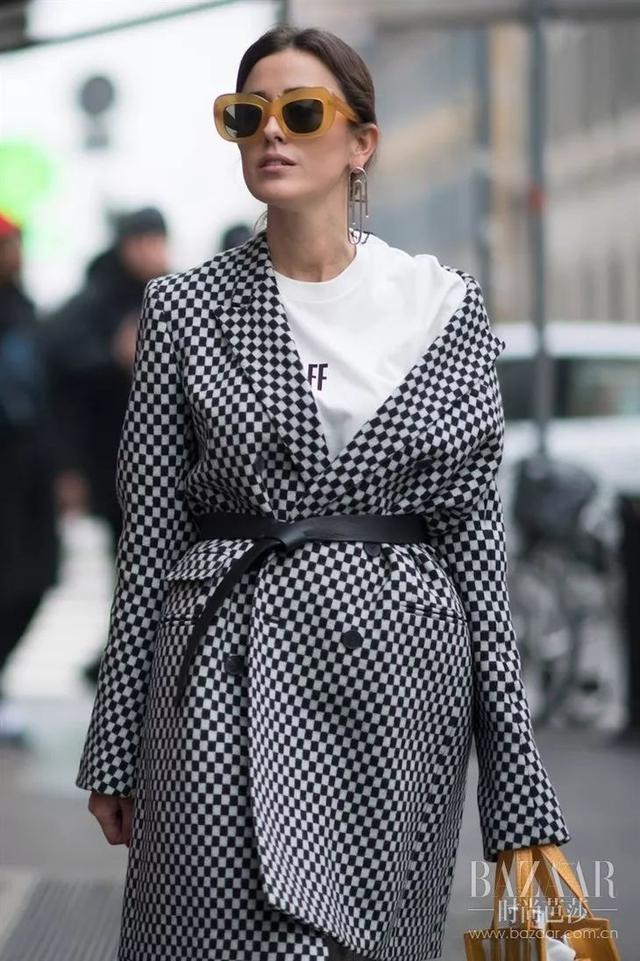 要冬季也有A4腰呀？那您须要看看宋茜刘涛是怎么样选斗篷的！