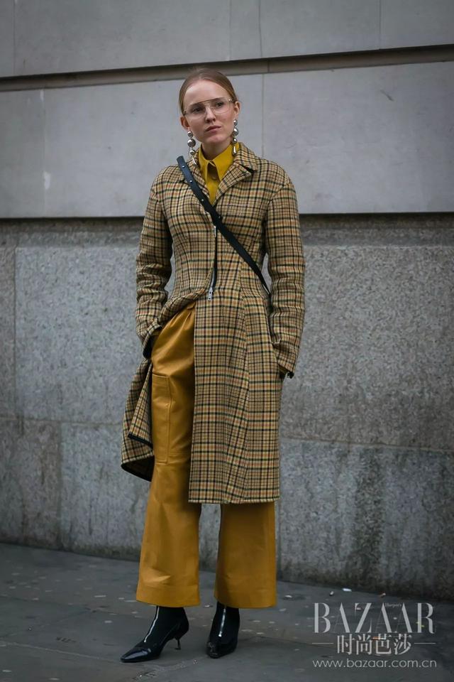 要冬季也有A4腰呀？那您须要看看宋茜刘涛是怎么样选斗篷的！