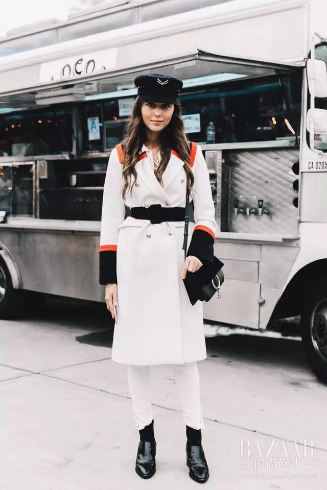 要冬季也有A4腰呢？那您须要看看宋茜刘涛是怎么样选斗篷的！