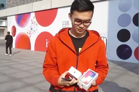 iPhone X今日首发 西湖边的贴膜小哥哭了视频封面