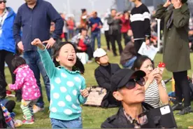 看！今天武汉上空有好多飞机图片