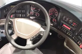 德国尼奥普兰大客车，看看车厢内部什么样视频封面