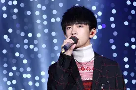 易烊千玺这首歌唱“哭”了所有观众，台下的妈妈边哭边听