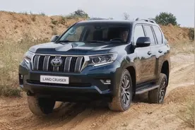 丰田神车，普拉多大改款！变分时四驱，备胎后挂，3.5升V6不变视频封面