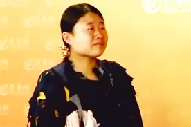 奇葩仙女王守英一问三不知 主持人现场发飙视频封面