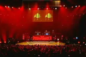 给王嘉尔伴舞的假面舞团，是世界最牛的舞团，大牌明星都膜拜他们