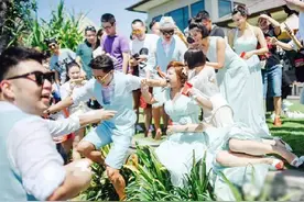 柳岩遭遇“闹伴娘”包贝尔婚礼被炮轰图片