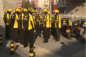 探秘美团外卖骑手：一天可送五六十单 收入可观图片