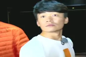 王宝强迷糊被淘汰，邓超憋不住笑容这段，看一次笑一次！