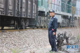 坚守与抗争：“抗癌明星”铁警老张的平凡路图片