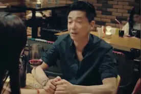 女明星和富豪吃饭，桌子下是另一番风景视频封面