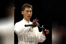 一击制敌自卫必备功，双节棍握棍视频教学，用于正当防卫视频封面