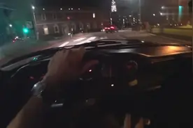 保时捷超跑怎么样！开着晚上去闹市区浪一圈就知道了