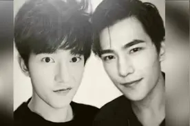 杨洋与“亲哥哥”合影曝光哥哥成熟一副霸道总裁模样 网友：好帅