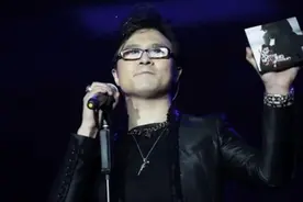 汪峰《一起摇摆》嗨翻全场，这歌太嗨了，节奏感超强，ktv必点视频封面