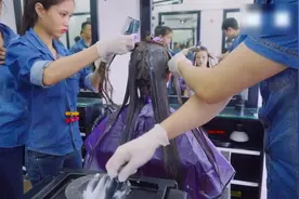 十几年的直发美女说烫就烫，旁边的人都觉得可惜了视频封面